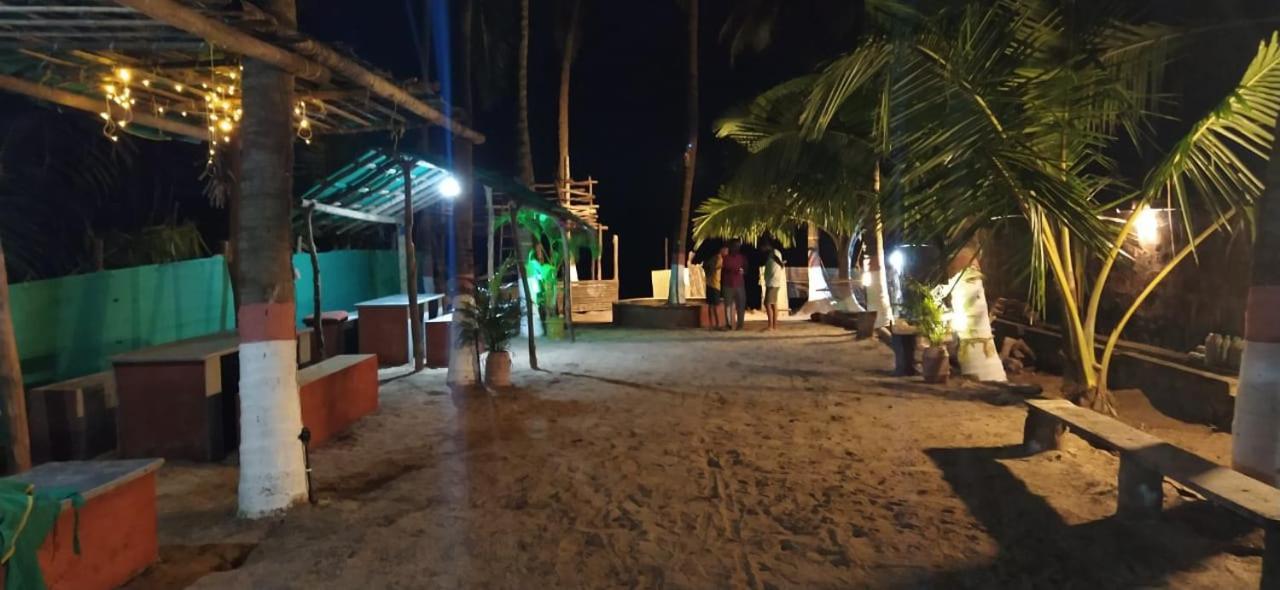 Anandi Villa Homestay Adhi Exterior foto